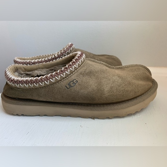 UGG Shoes - UGG Tasmans. Dark brown. PreLoved